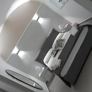 Lilly House , Aeroporto di Catania Fontana Rossa Italia